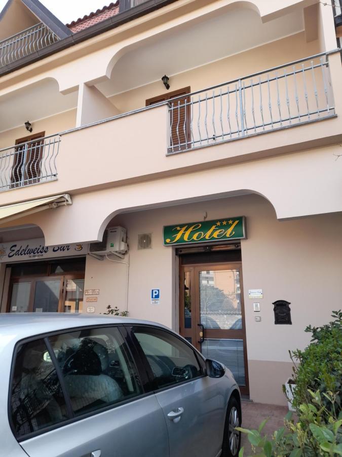 Hotel Edelweiss Laino Borgo Luaran gambar
